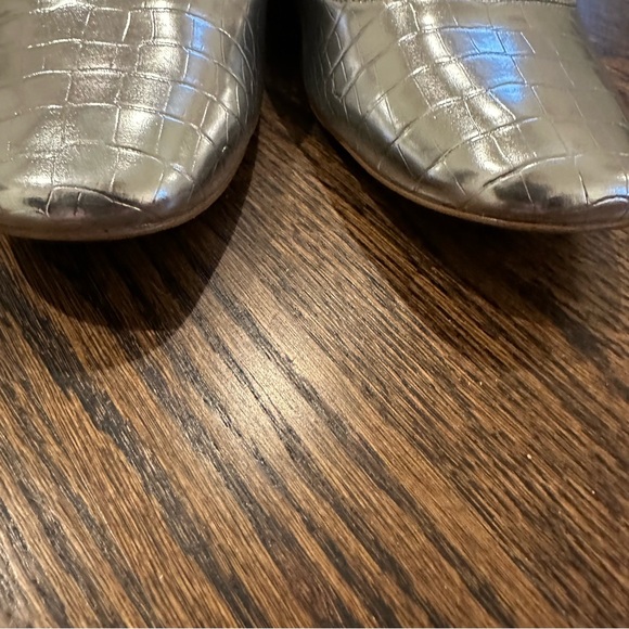 J.Crew Crocodile Embossed Faux Leather Silver Mary Jane Flats, Size 10 - Picture 5 of 5